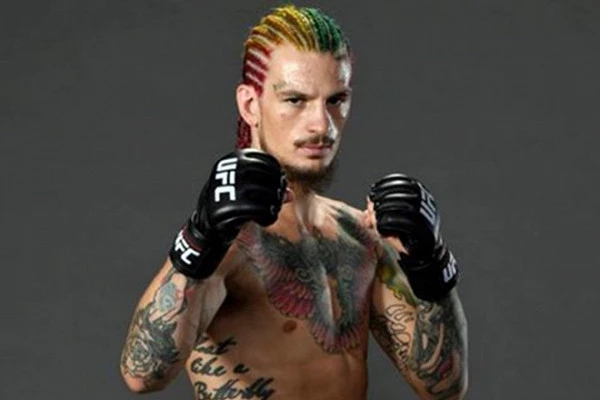 Лучший боец UFC объявил об уходе из промоушена